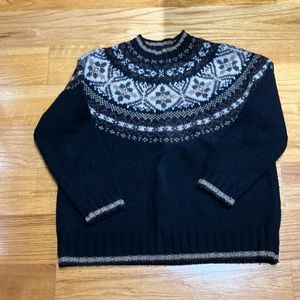 Ladies pullover sweater. Great condition. Extremely warm.